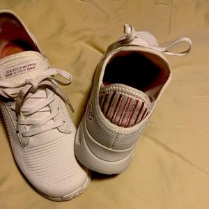 Skechers Bobs size 8 but runs small more like 7 1/2.